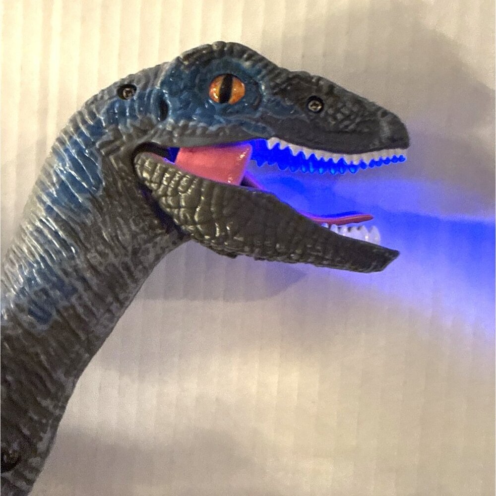 Sunmir Toys Dinosaur Leader Velociraptor Remote Control Walking LikeNew Open Box - Picture 12 of 13